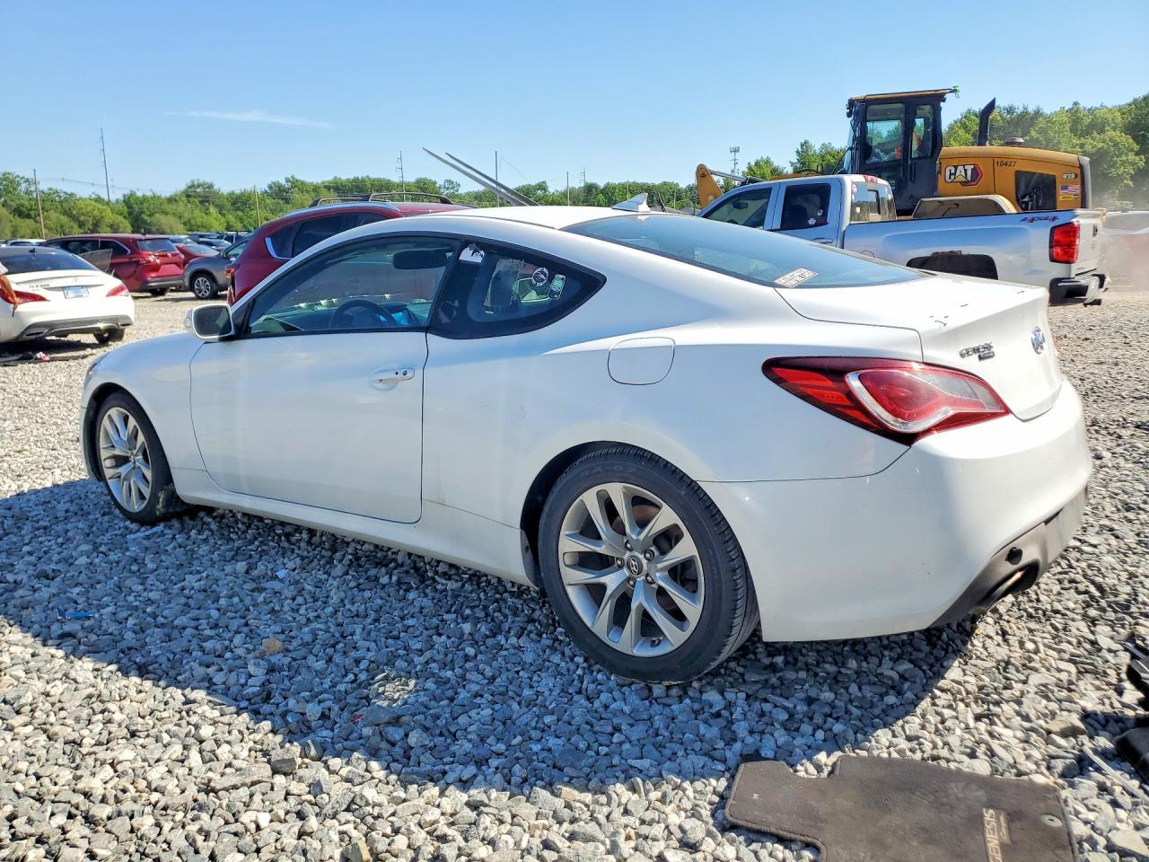 2016 Hyundai Genesis Coupe 3.8L - Фото 2
