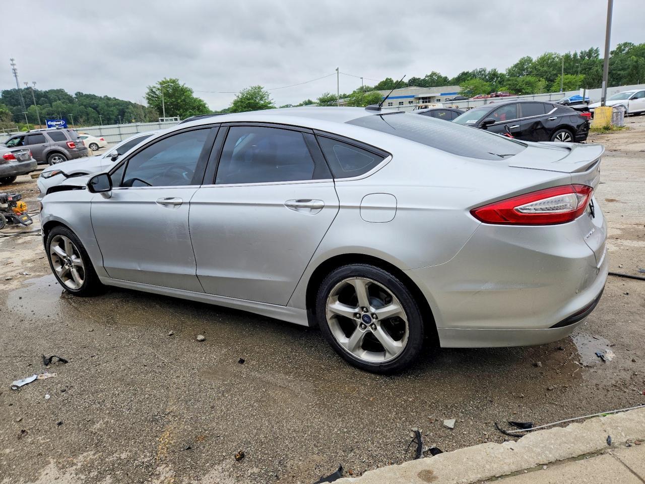 2016 Ford Fusion Se - Фото 2