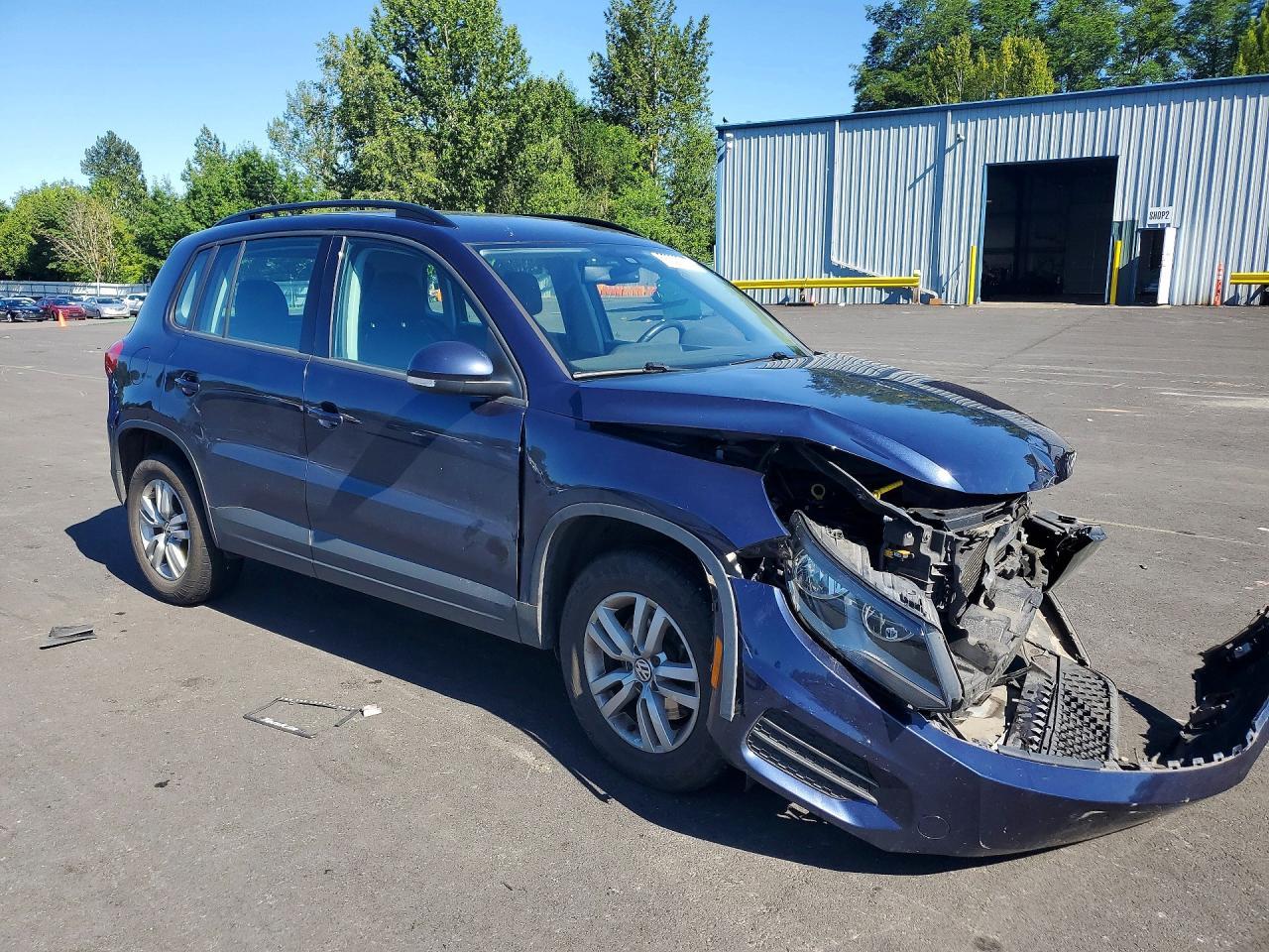 2016 Volkswagen Tiguan S - Image 4