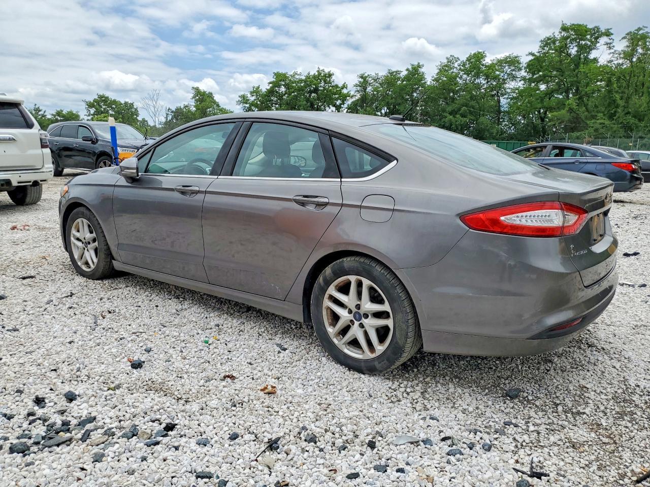 2014 Ford Fusion Se - Фото 2