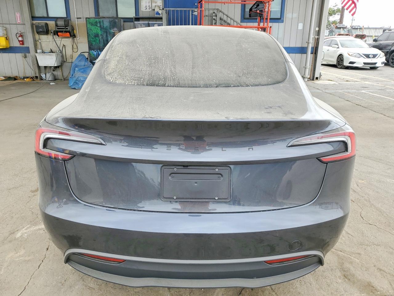 2026 Tesla Model 3 - Фото 6