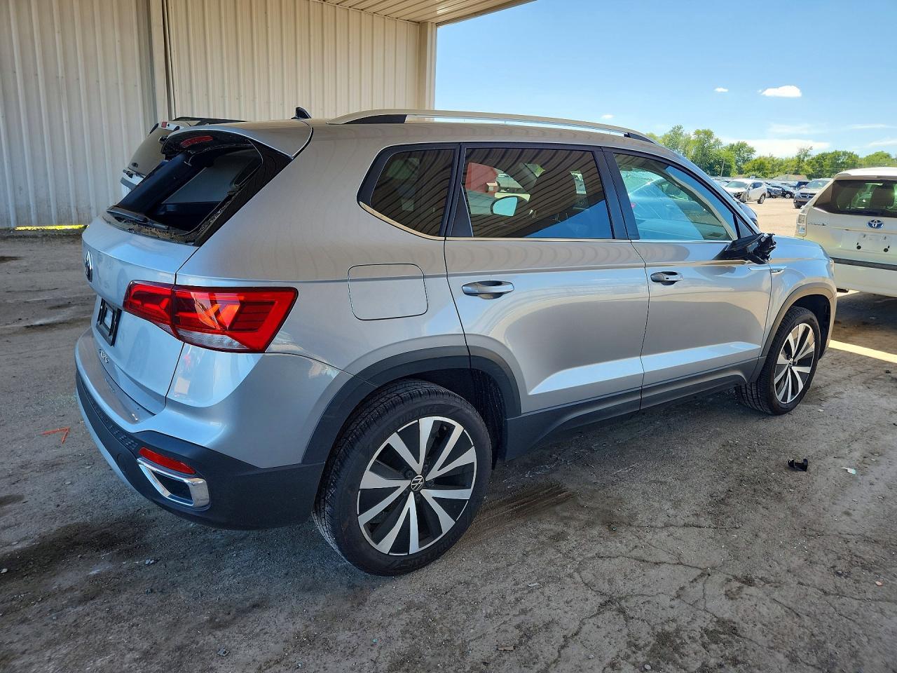 2024 Volkswagen Taos Se - Image 3