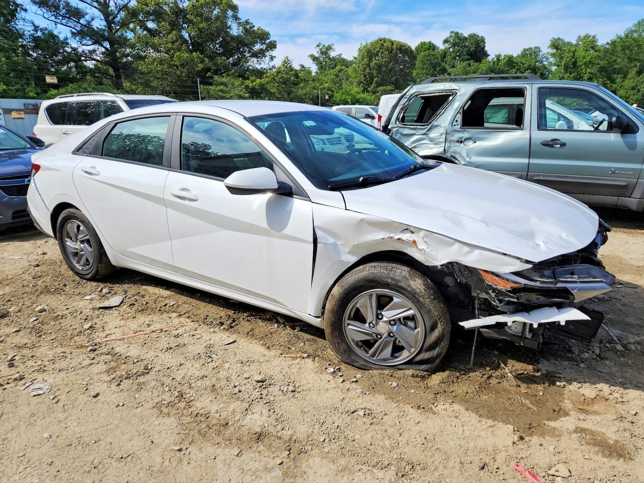 2024 Hyundai Elantra Se - Image 4