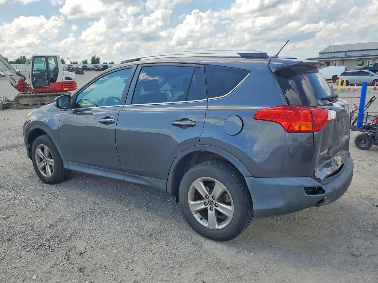 2015 Toyota Rav4 Xle - Image 2