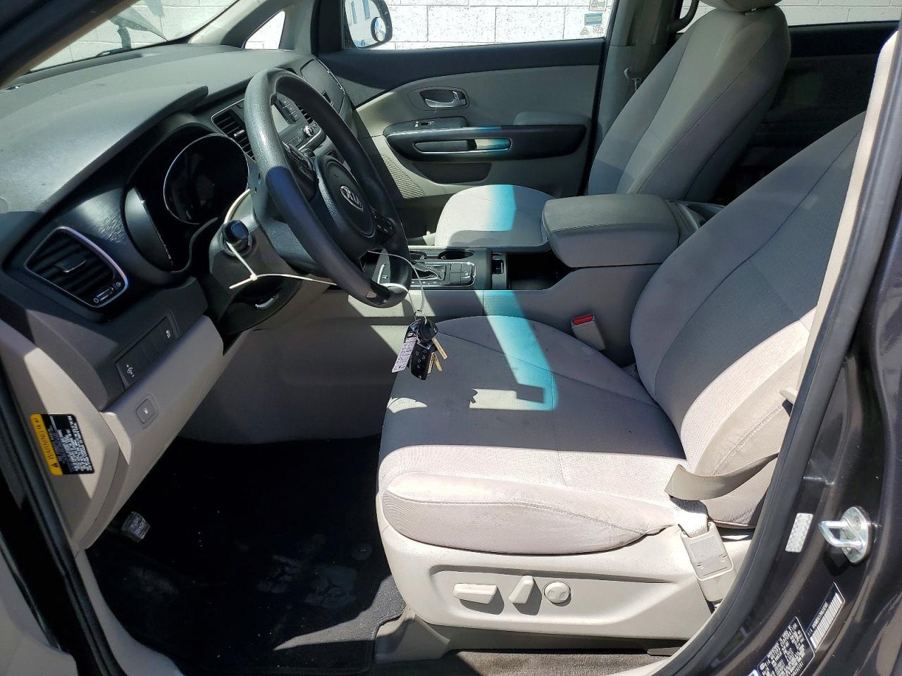 2017 Kia Sedona Lx - Фото 7