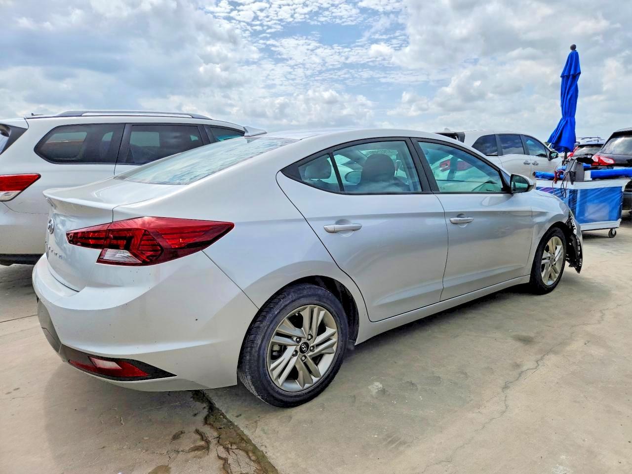 2020 Hyundai Elantra Sel - Фото 3