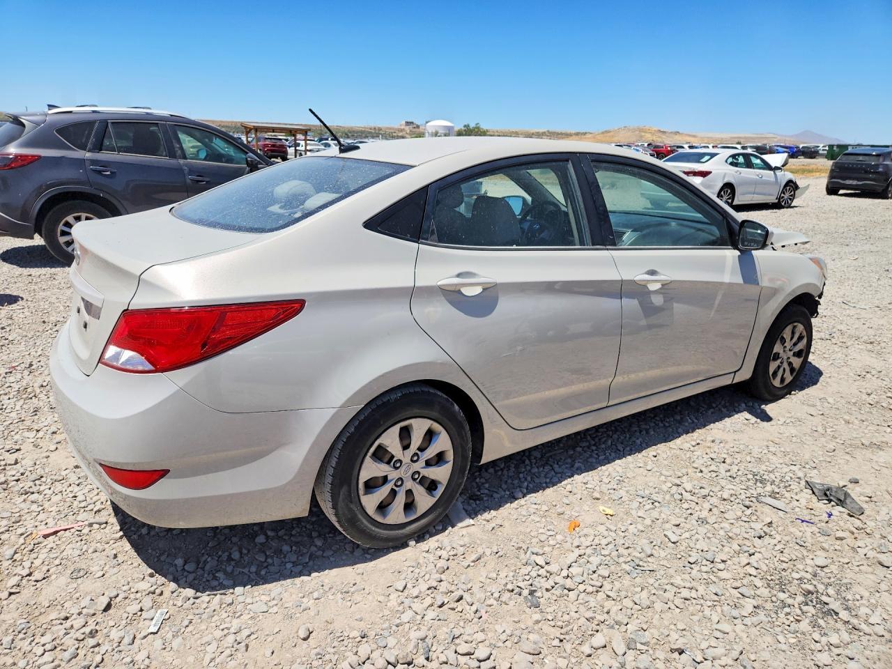 2016 Hyundai Accent Se - Фото 3