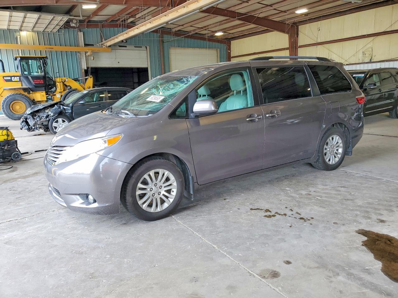 2017 Toyota Sienna Xle 8-Passenger