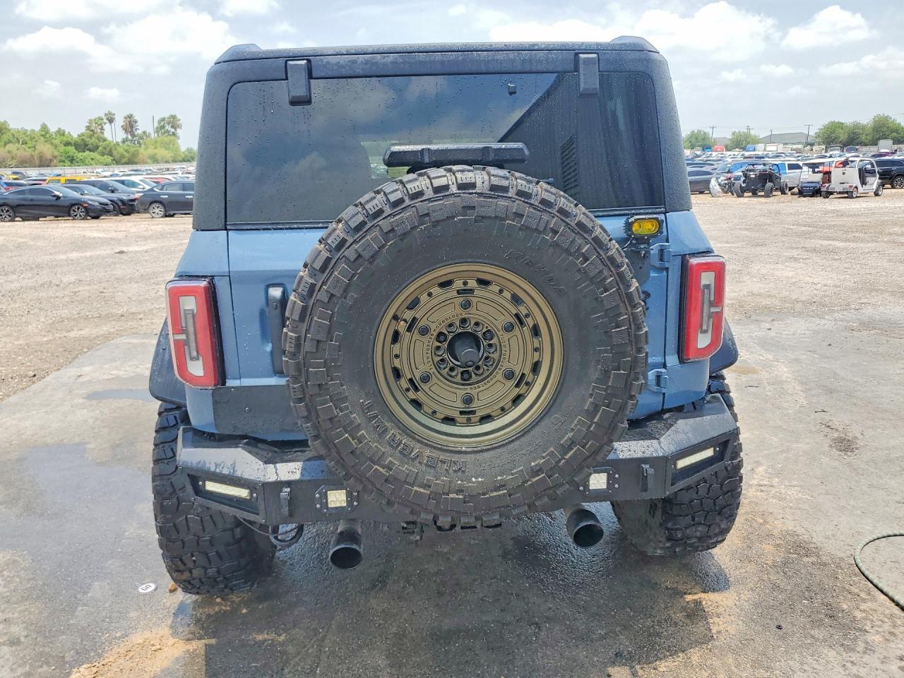 2023 Ford Bronco Base - Image 6