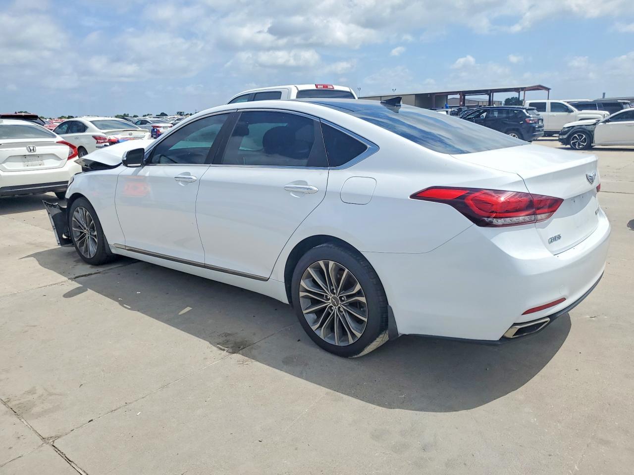 2015 Hyundai Genesis 3.8L - Image 2