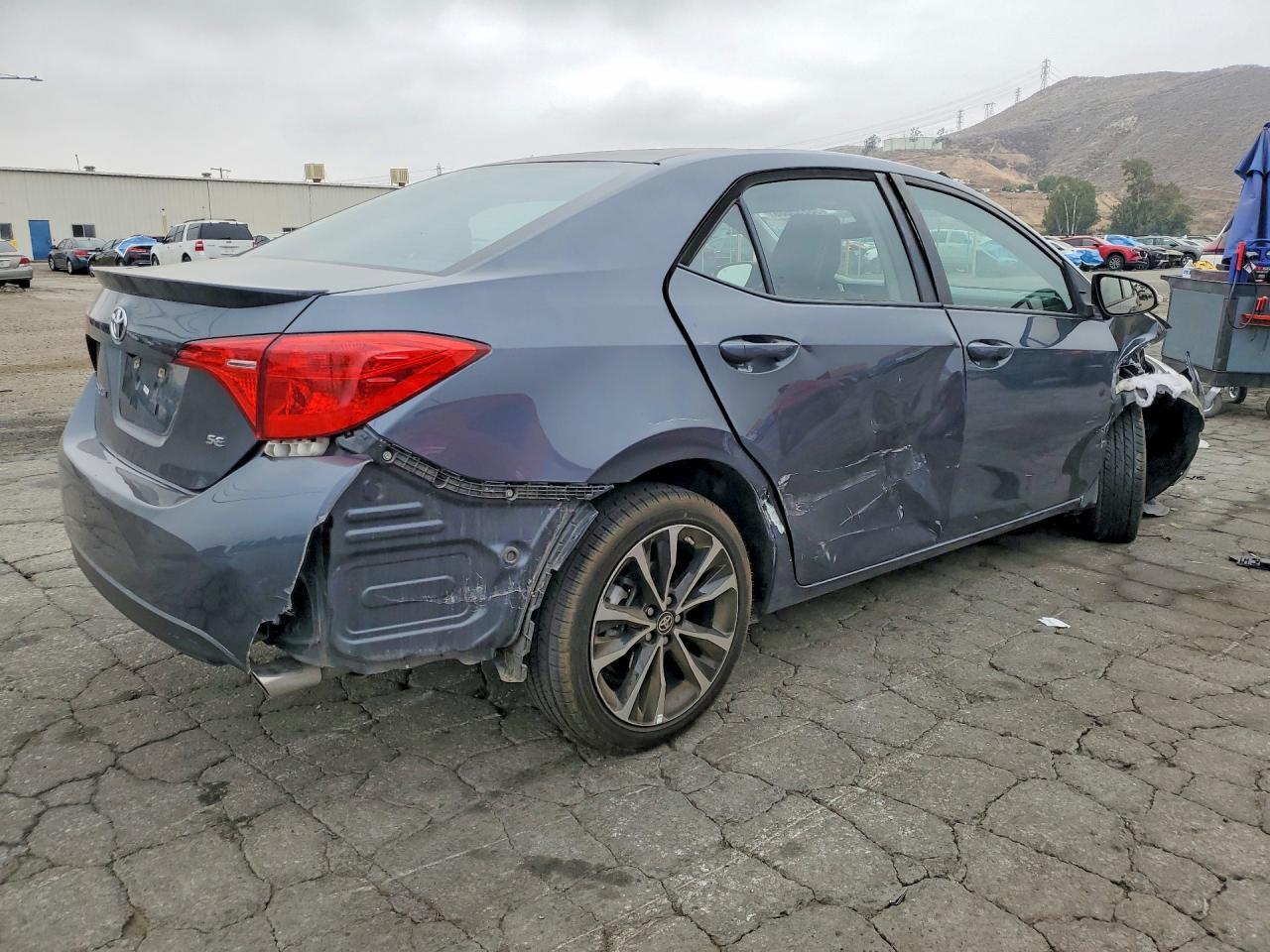 2019 Toyota Corolla Se - Фото 3