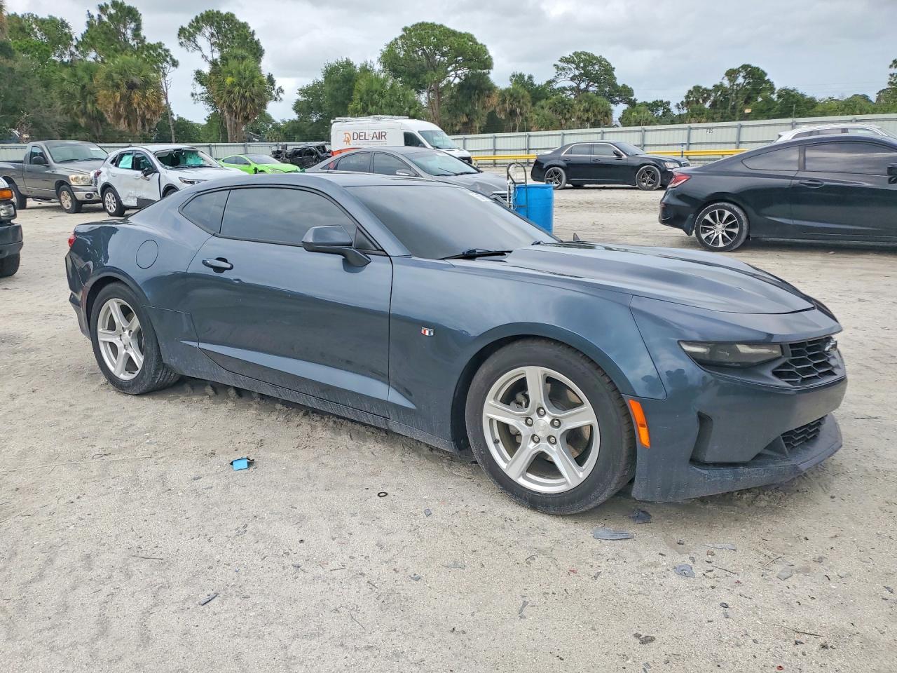 2019 Chevrolet Camaro Ls - Фото 4