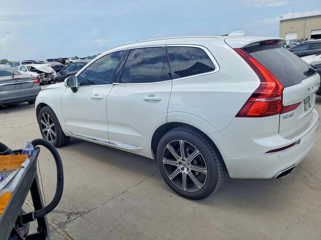 2021 Volvo Xc60 - Фото 2