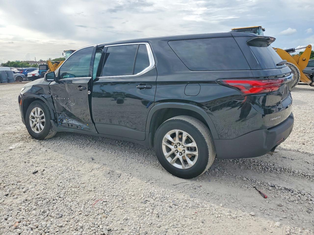 2023 Chevrolet Traverse Ls - Фото 2