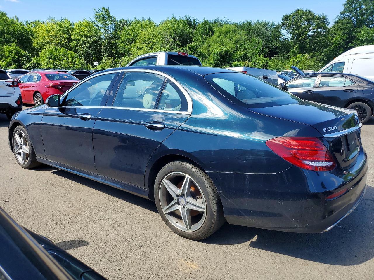 2017 Mercedes-Benz E 300 4Matic - Фото 2