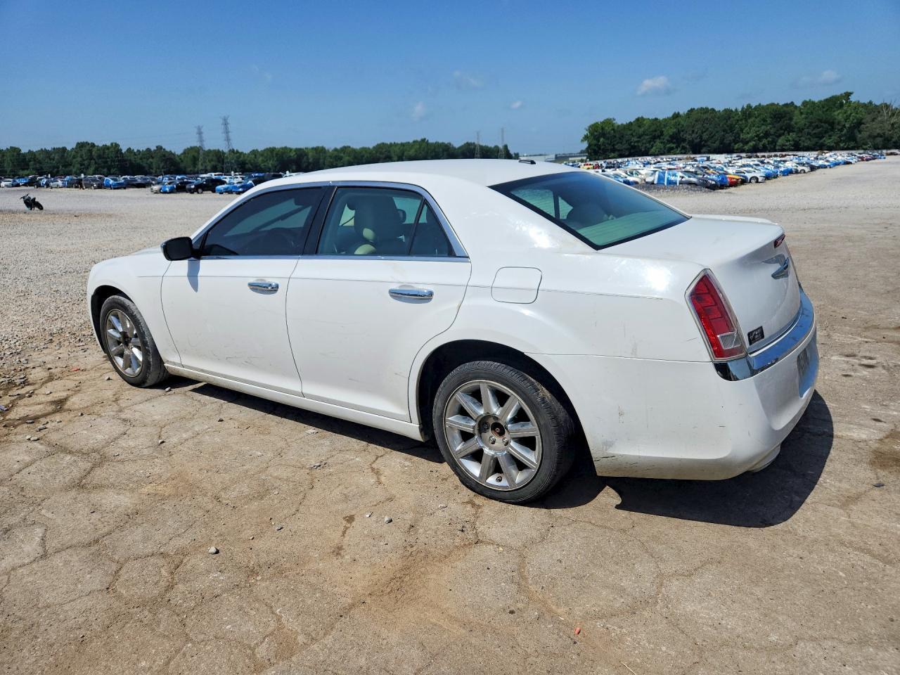 2012 Chrysler 300 Limited - Фото 2
