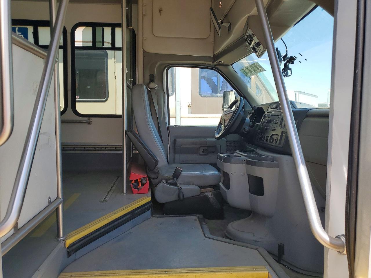 2019 Ford Access Shuttle Bus - Фото 5