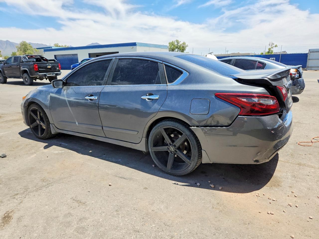 2017 Nissan Altima 2.5 Sr - Фото 2