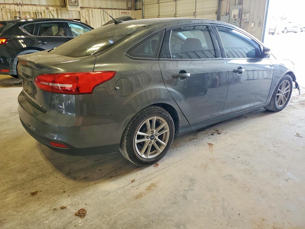2017 Ford Focus Se - Image 3