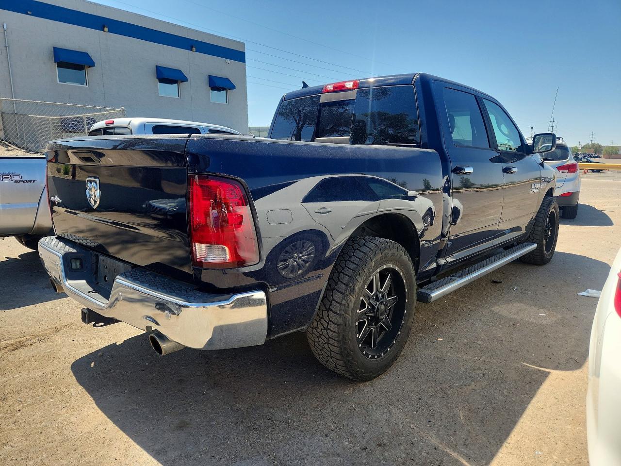 2015 Ram 1500 Slt - Image 3