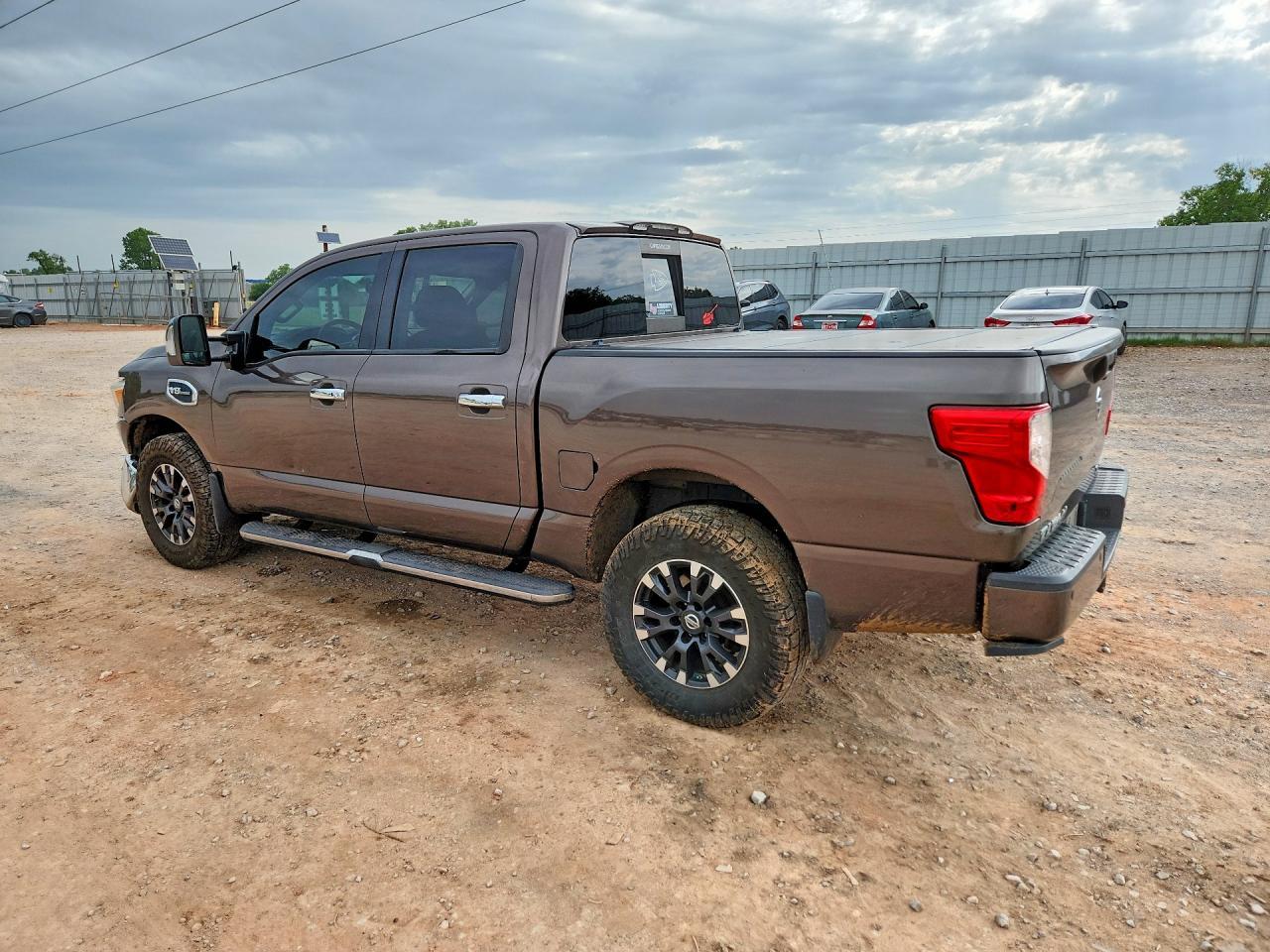 2017 Nissan Titan Sl - Фото 2