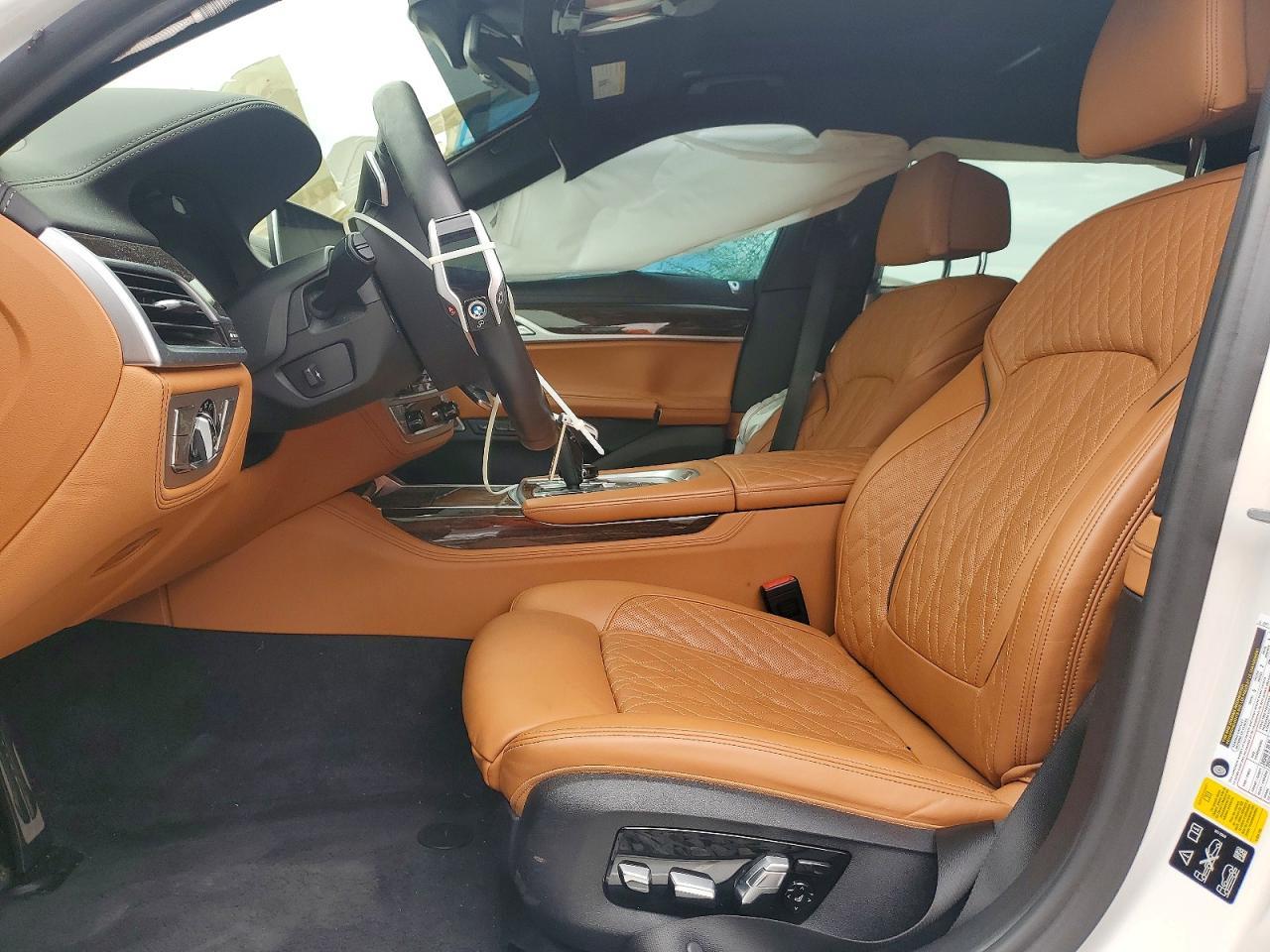 2021 BMW 750 Xi - Фото 7