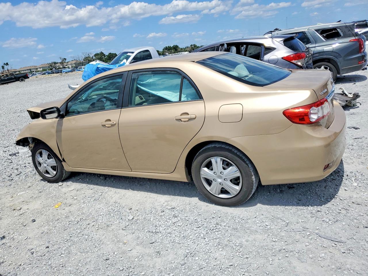 2011 Toyota Corolla Le - Фото 2