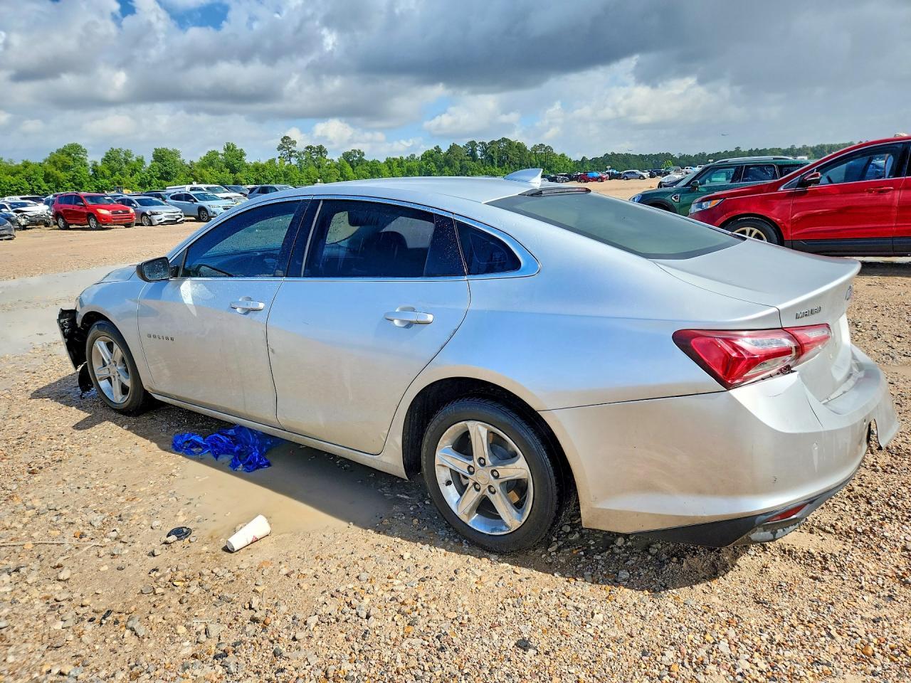 2022 Chevrolet Malibu Lt - Фото 2