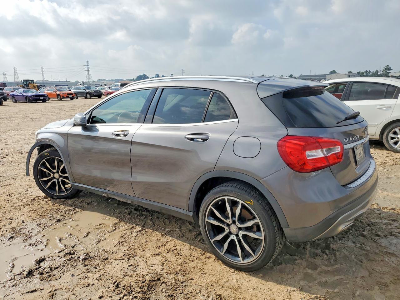 2015 Mercedes-Benz Gla 250 4Matic - Image 2