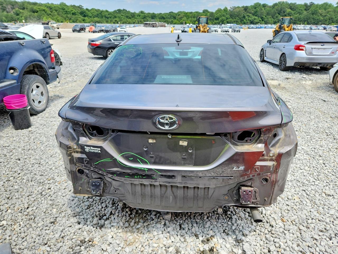 2021 Toyota Camry Le - Фото 6
