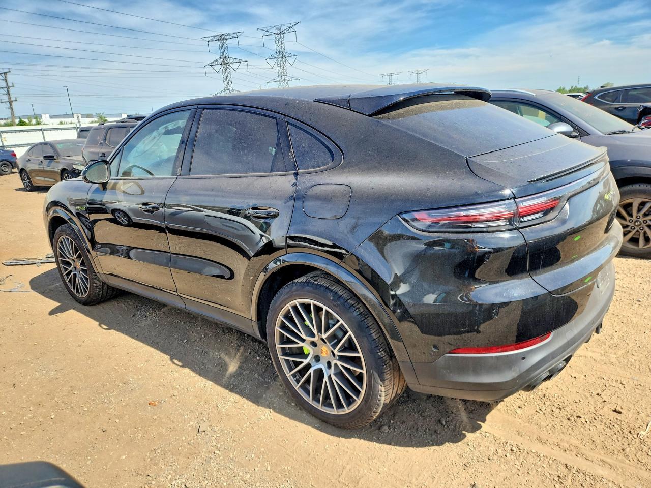 2023 Porsche Cayenne - Image 2