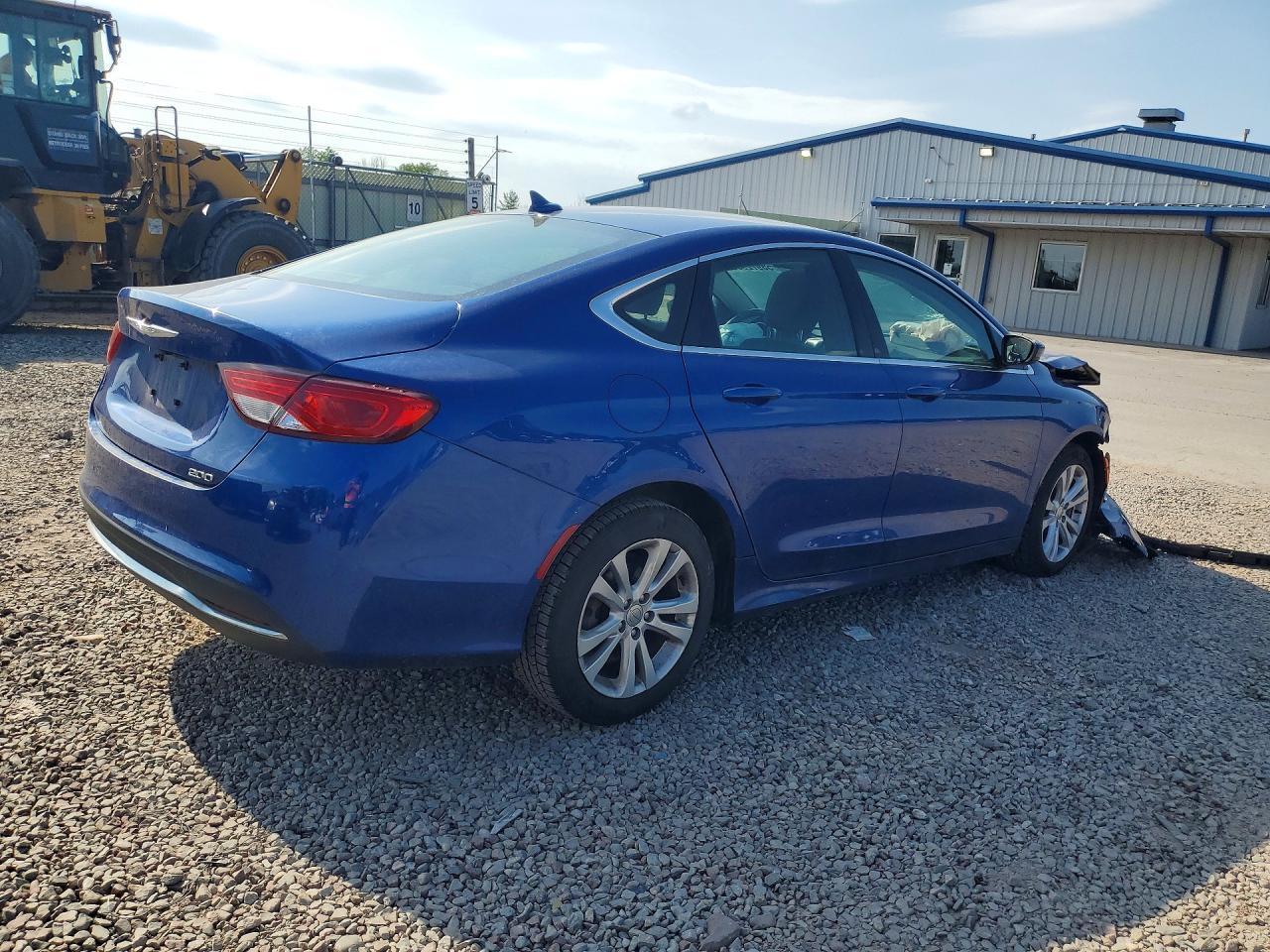 2016 Chrysler 200 Limited - Image 3