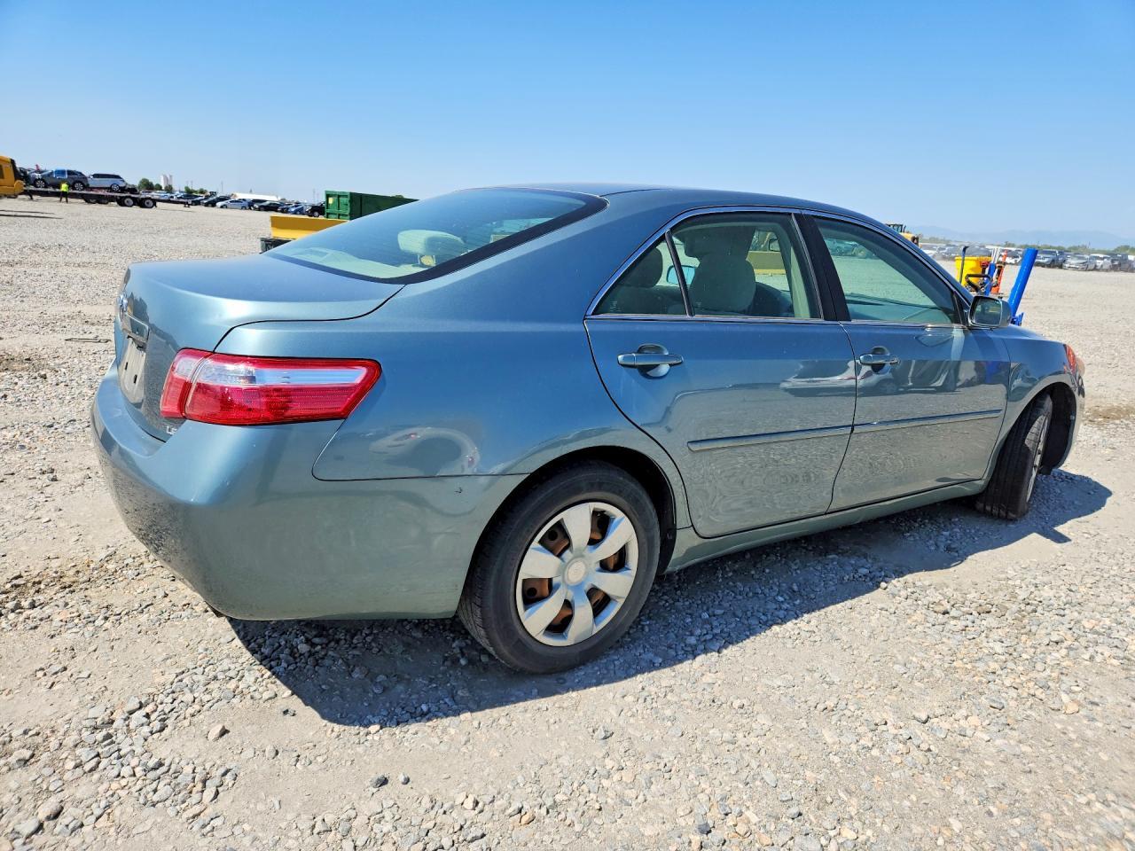 2009 Toyota Camry Le - Фото 3