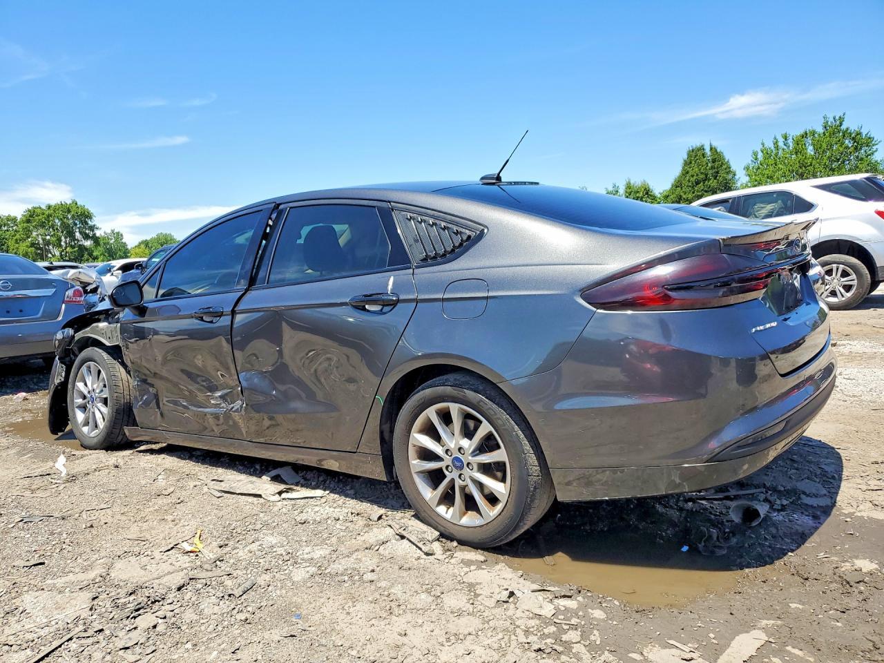 2017 Ford Fusion Se - Фото 2