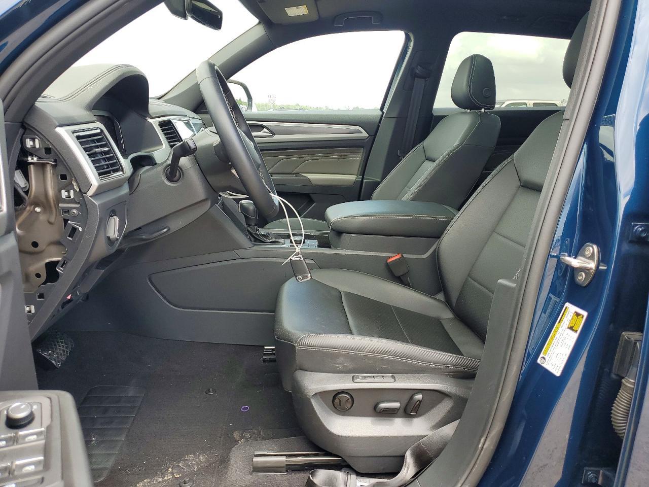 2023 Volkswagen Atlas Cross Sport Sel - Image 7
