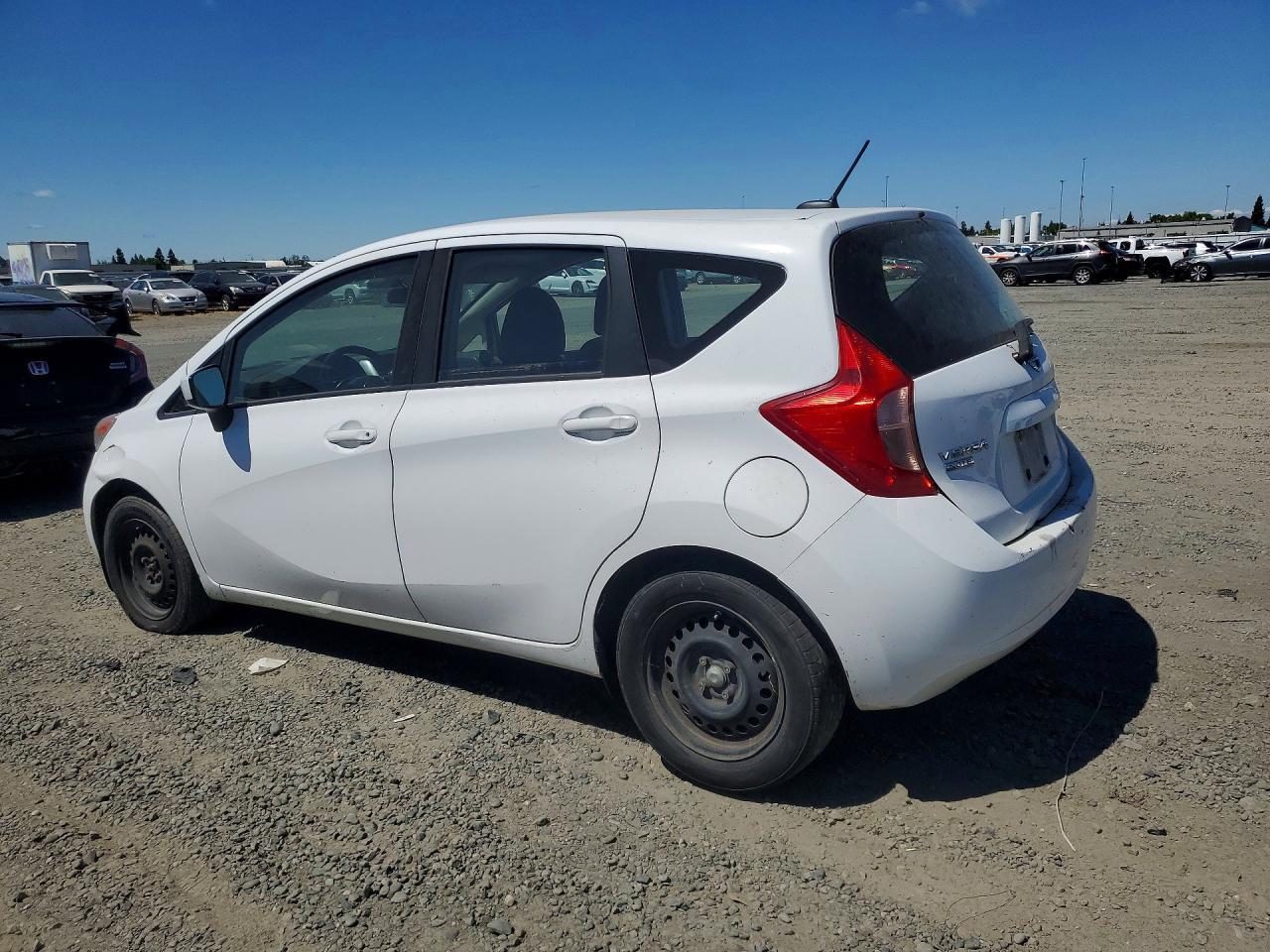 2016 Nissan Versa - Фото 2