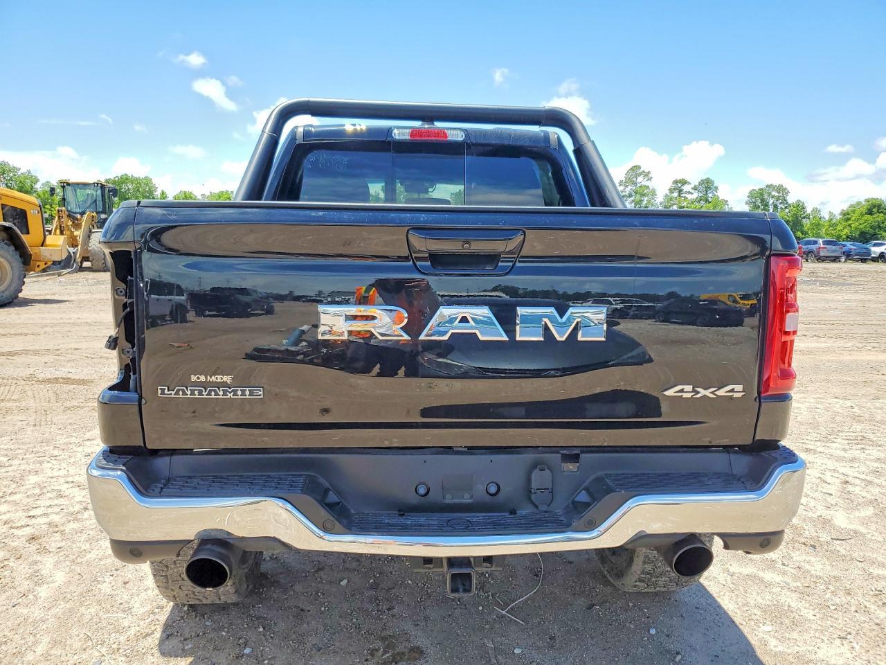 2026 Ram 1500 Laramie - Фото 6