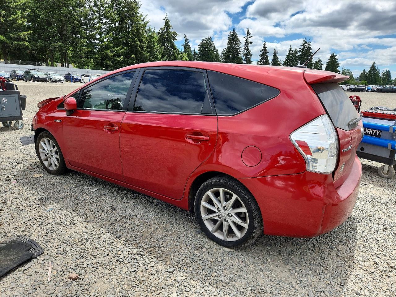 2013 Toyota Prius V Five - Фото 2