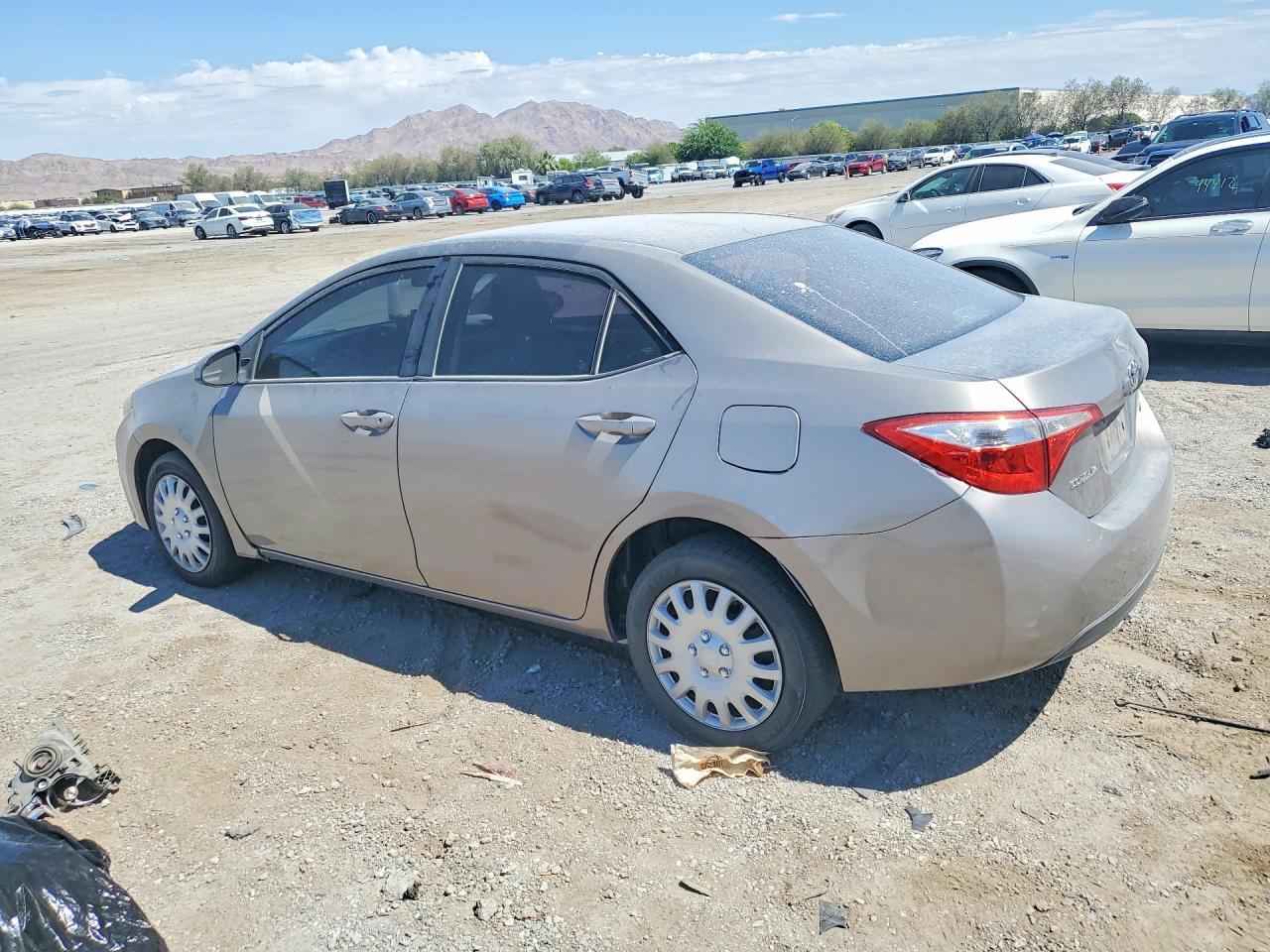 2015 Toyota Corolla Le - Фото 2