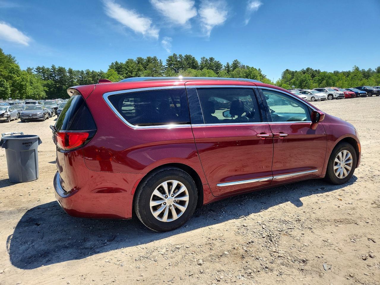 2018 Chrysler Pacifica Touring L Plus - Image 3