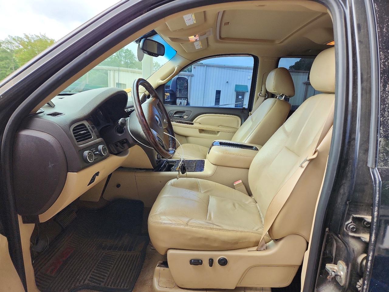 2011 GMC Sierra K2500 Denali - Image 7