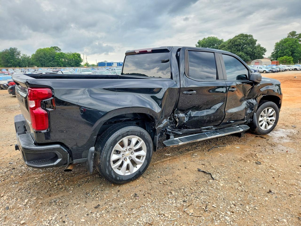 2023 Chevrolet Silverado C1500 Custom - Фото 3