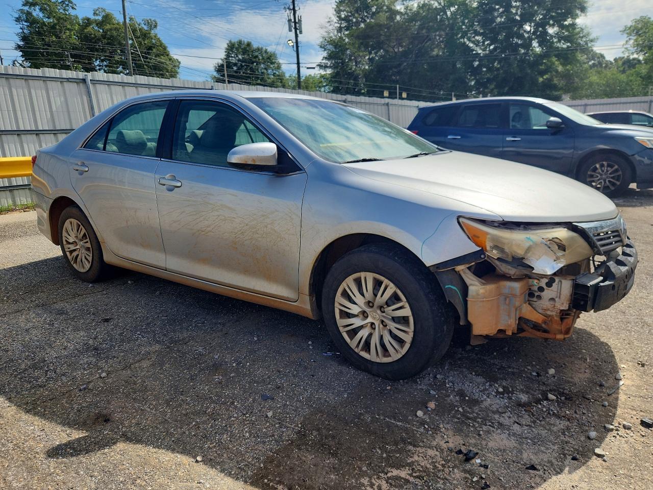 2014 Toyota Camry L - Фото 4