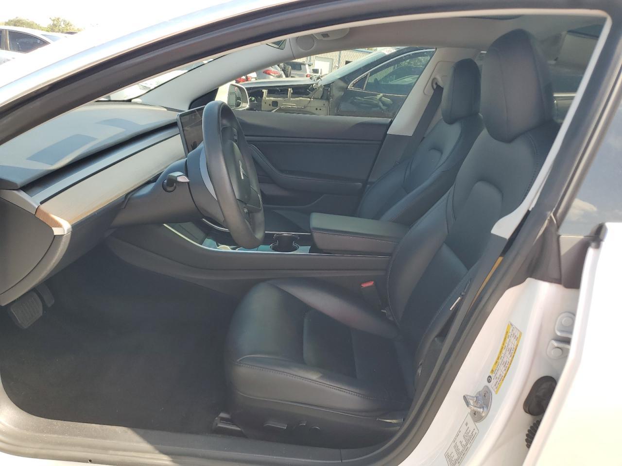 2020 Tesla Model 3 - Фото 7