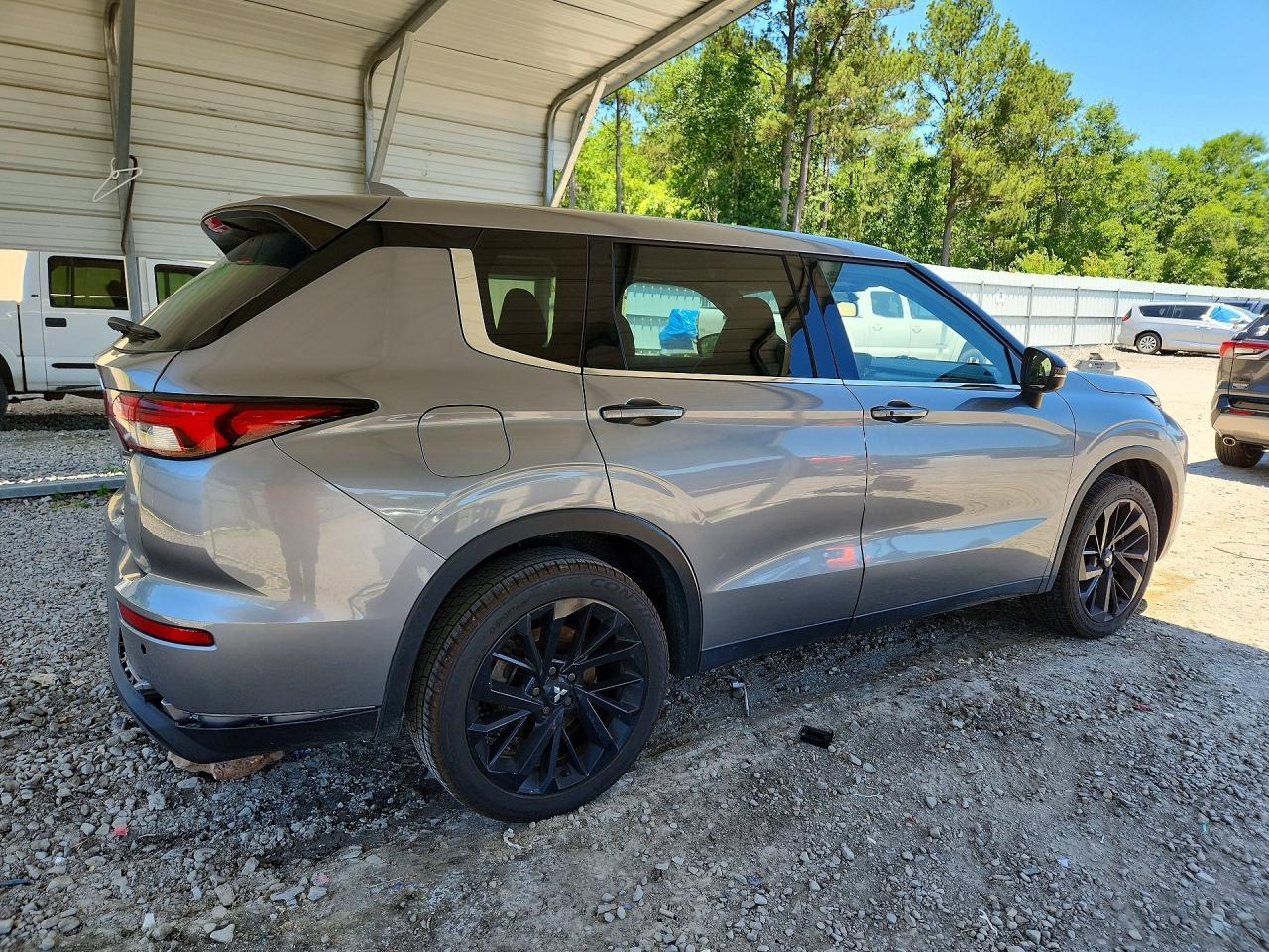 2022 Mitsubishi Outlander Se - Фото 3