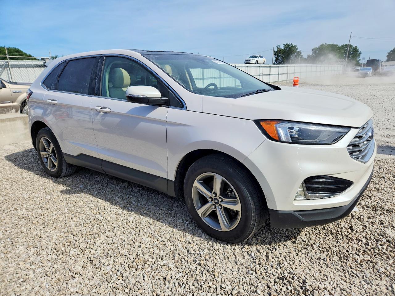 2019 Ford Edge Sel - Image 4