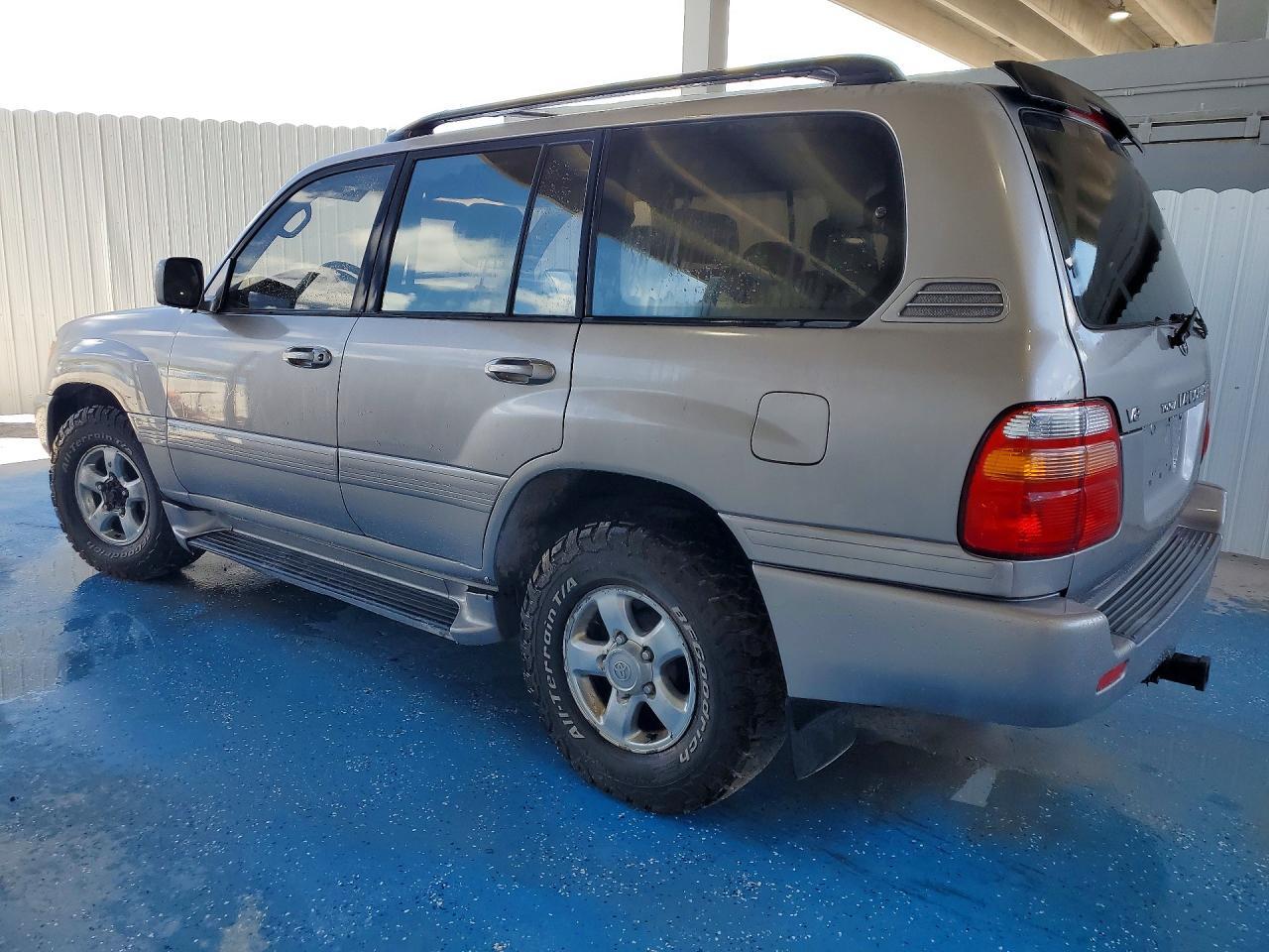 2001 Toyota Land Cruiser Base - Image 2