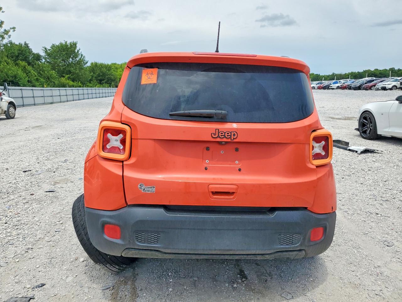 2018 Jeep Renegade Latitude - Image 6