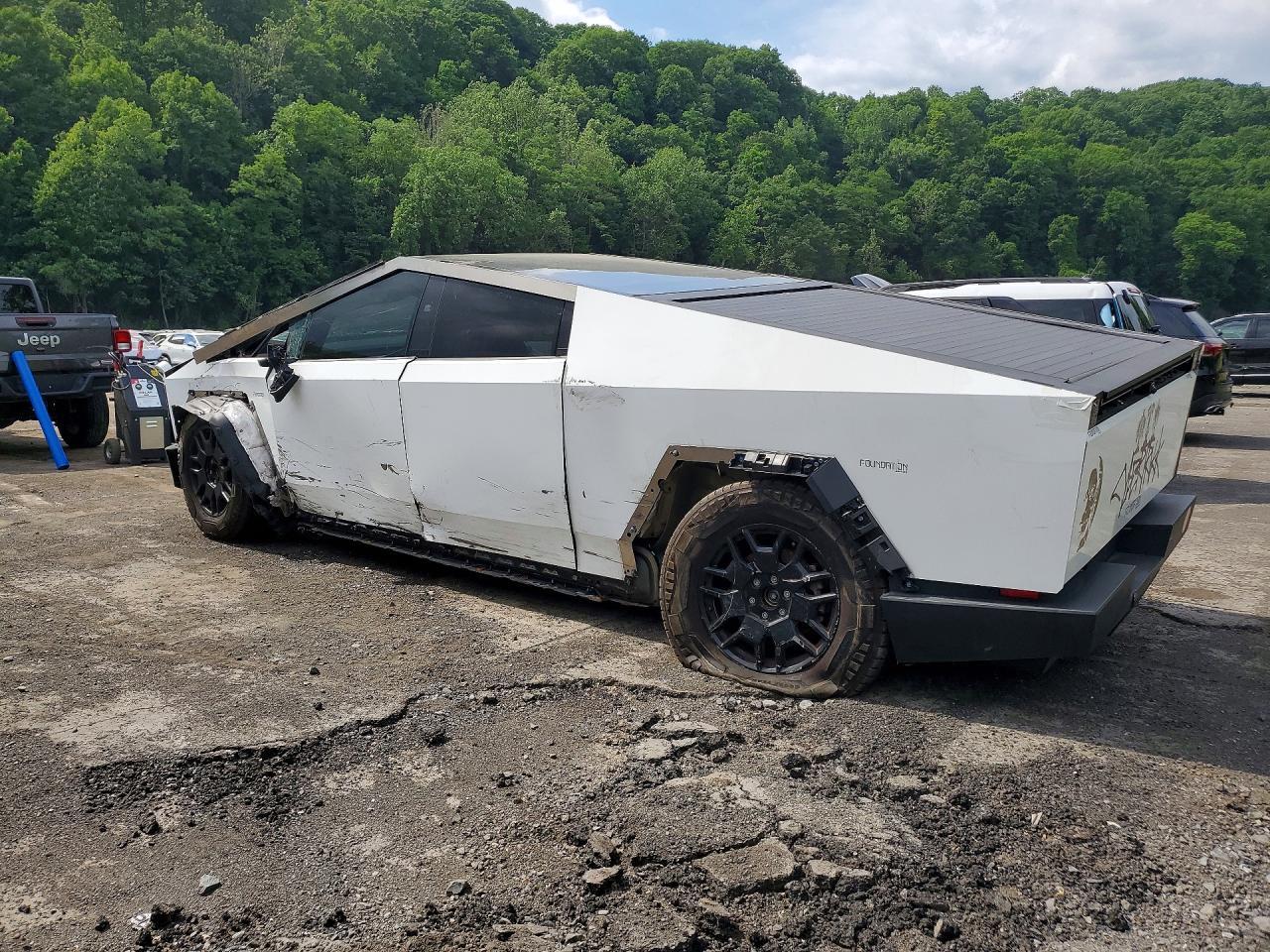 2024 Tesla Cybertruck - Фото 2