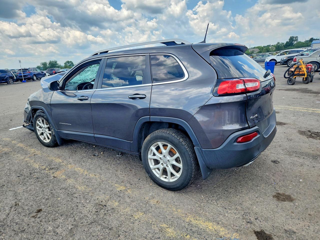 2017 Jeep Cherokee Latitude - Image 2